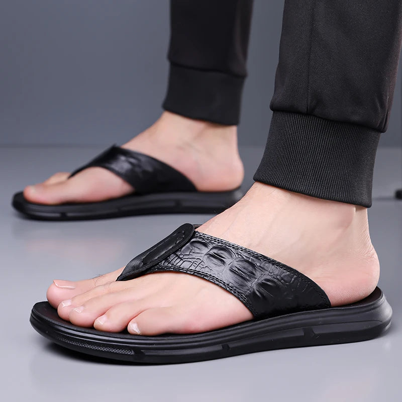 New Stylish Casual Mens Flip Flops Leather Sandals Summer Beach Walk Slippers Outdoor Male Leather Slides Man Breathable Sandals