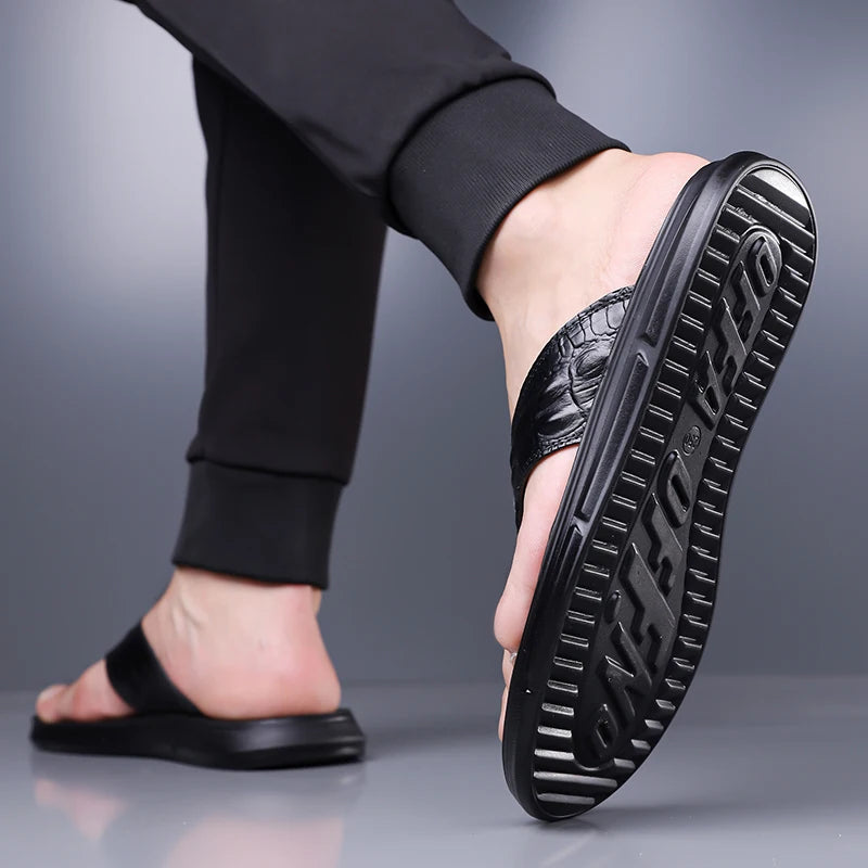 New Stylish Casual Mens Flip Flops Leather Sandals Summer Beach Walk Slippers Outdoor Male Leather Slides Man Breathable Sandals