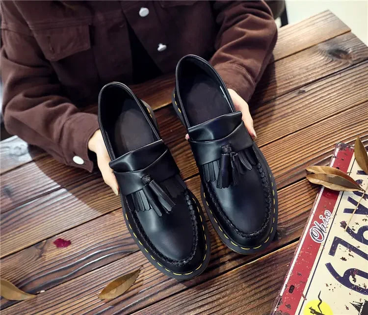 Four-season Men's Flat Low-top Large-sized Shallow-mouth Form-fitting Business-style Fashionable Lace-up Leather Formal Shoes