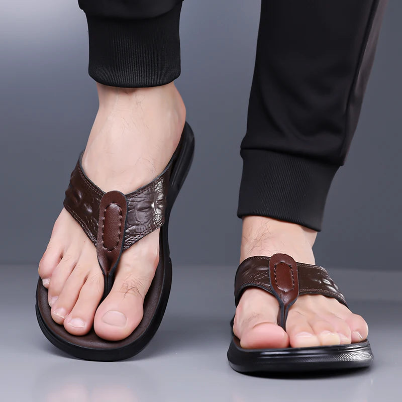 New Stylish Casual Mens Flip Flops Leather Sandals Summer Beach Walk Slippers Outdoor Male Leather Slides Man Breathable Sandals